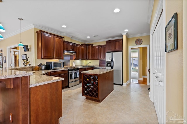 kitchen featuring decorative light fixtures, stainless steel appliances, sink, kitchen peninsula, and ornamental molding