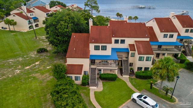 bird's eye view featuring a water view