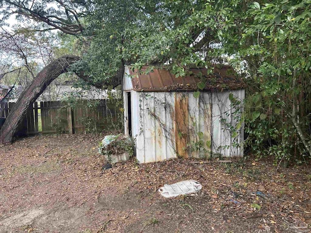 view of outbuilding