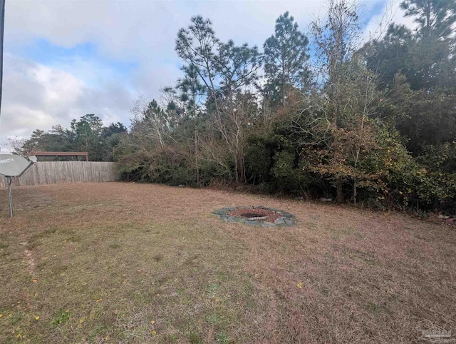 view of yard featuring fence