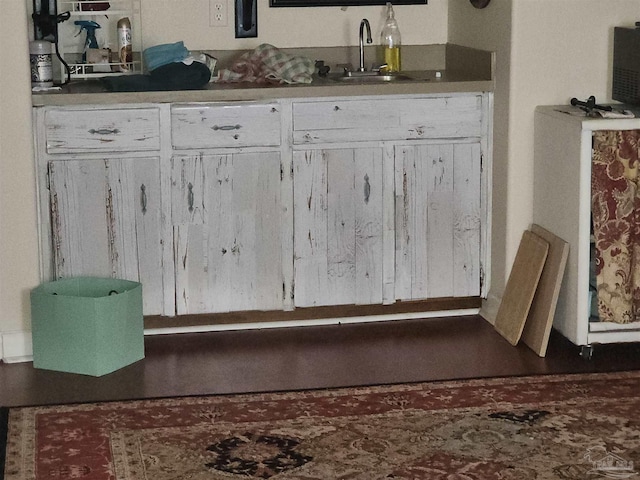 8176 Camelford Dr, Pensacola, FL 32506 - bar featuring a sink