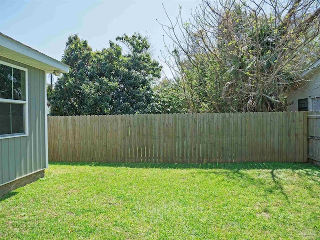817 N D St, Pensacola, FL 32501 - view of yard featuring a fenced backyard