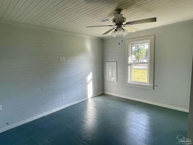 empty room featuring hardwood / wood-style floors and ceiling fan