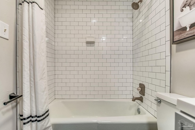 224 E Garden St Unit 236, Pensacola, FL 32502 - bathroom with shower / bathtub combination with curtain