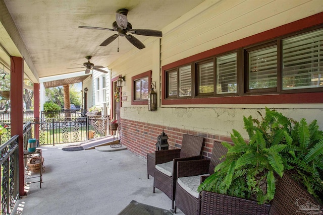 view of patio with ceiling fan and covered porch