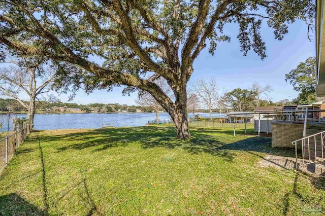 Listing photo 3 for 5701 E Shore Dr, Pensacola FL 32505