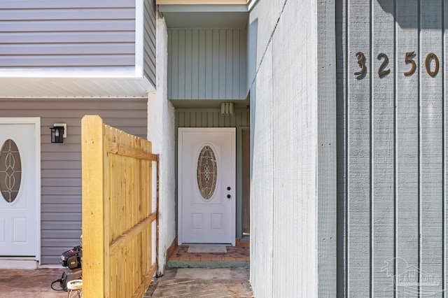 view of property entrance