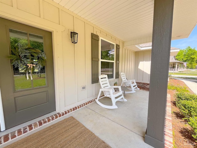 view of patio / terrace with covered porch