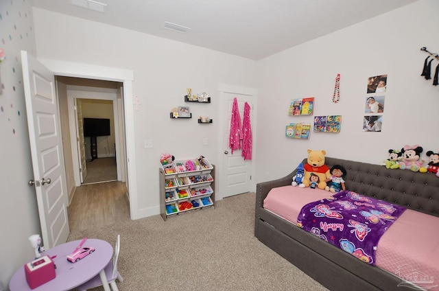 bedroom with carpet flooring