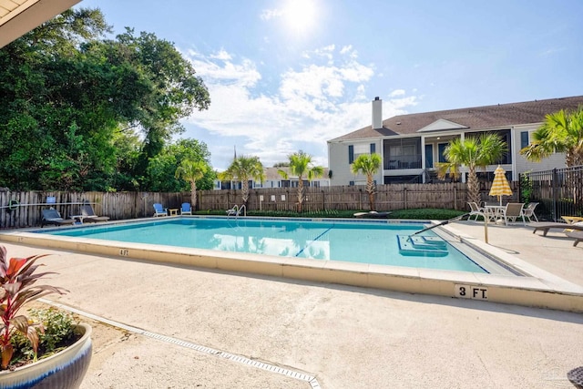 2201 Scenic Hwy Unit M1, Pensacola, FL 32503 - community pool with a patio area and fence