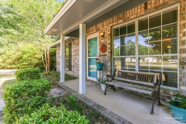 5471 Shamrock St, Milton, FL 32570 - entrance to property with a porch
