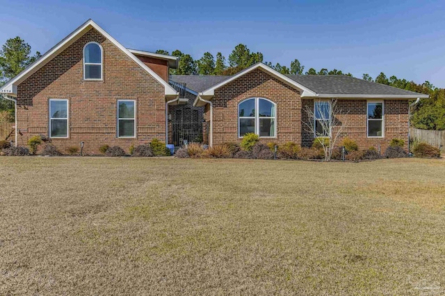 view of front facade with a front yard