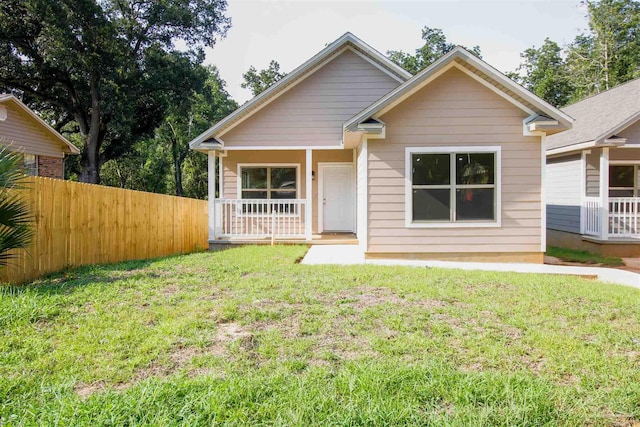 view of front facade with a front yard