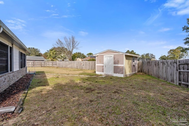 view of yard with a shed