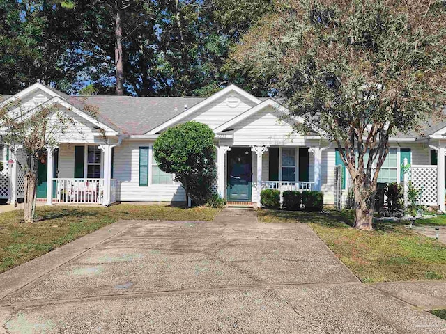 view of front of property featuring covered porch