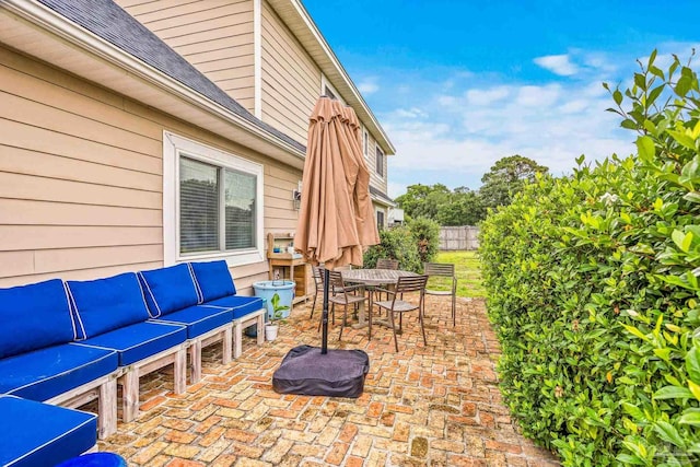 2803 Venetian Way, Gulf Breeze, FL 32563 - view of patio featuring an outdoor hangout area and outdoor dining area