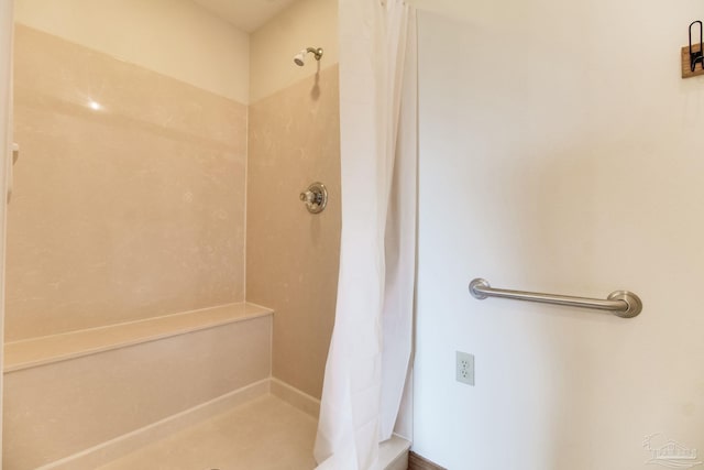 8206 Chumuckla Hwy, Pace, FL 32571 - full bathroom with a shower with curtain