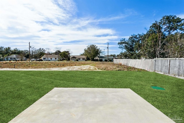 view of yard featuring a patio