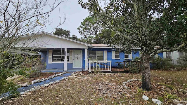 view of front of home with covered porch