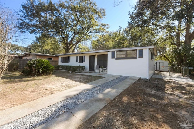 view of front of property