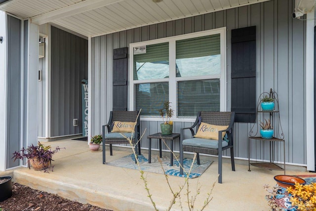 view of patio / terrace with covered porch