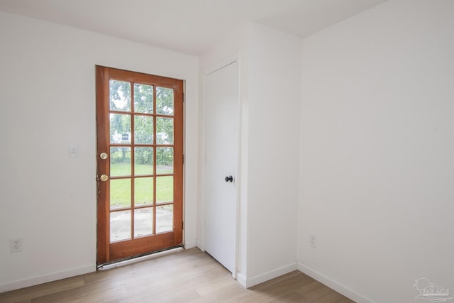 60 Stanford Rd, Pensacola, FL 32506 - entryway featuring light wood-style floors and baseboards
