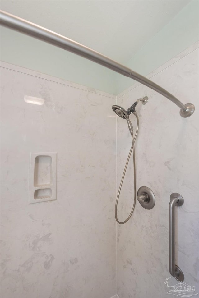 7026 Balboa Dr, Pensacola, FL 32526 - bathroom view of a shower