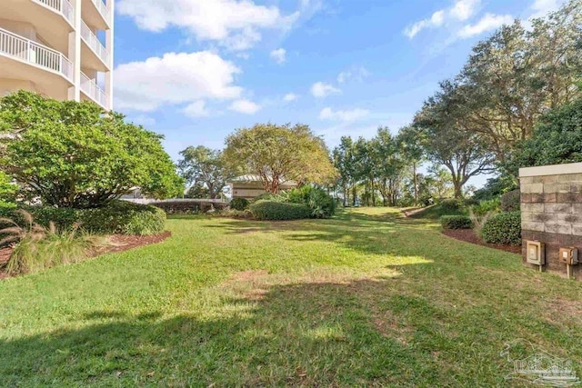 1700 Scenic Hwy Unit 404, Pensacola, FL 32503 - view of grassy yard