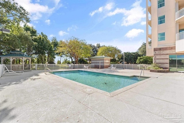 1700 Scenic Hwy Unit 404, Pensacola, FL 32503 - community pool with a gazebo and a patio area