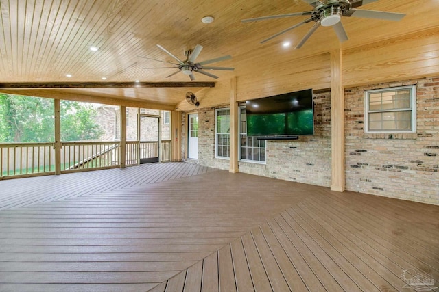 deck with ceiling fan