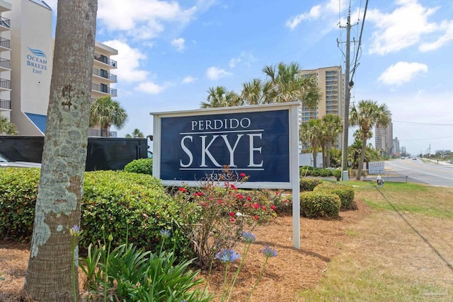 view of community / neighborhood sign