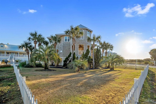 view of front facade with a front yard