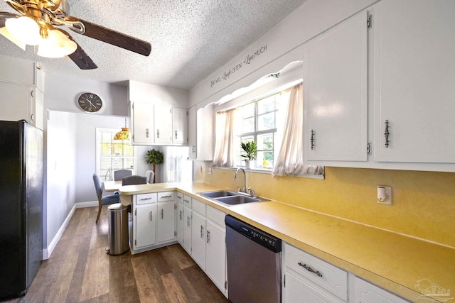 941 Summer Shade Ln, Cantonment, FL 32533 - kitchen featuring dishwasher, a sink, freestanding refrigerator, a textured ceiling, and ceiling fan