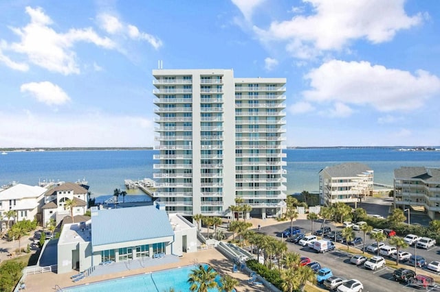 bird's eye view with a water view