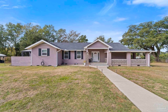 view of front of house featuring covered porch and a front yard