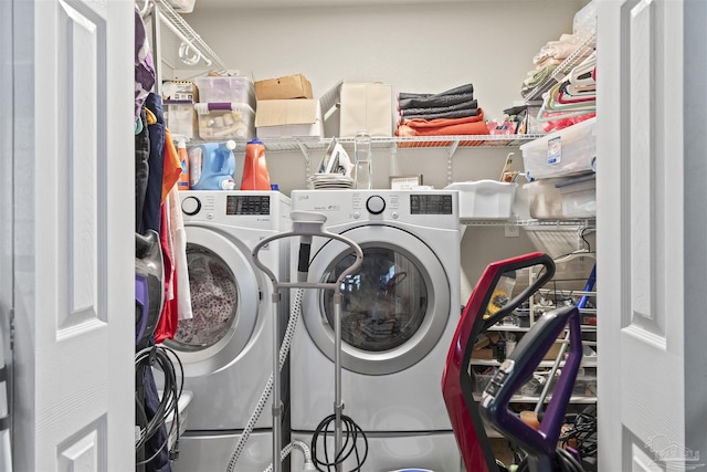 5607 Fairview Dr, Pensacola, FL 32505 - laundry room with washing machine and clothes dryer