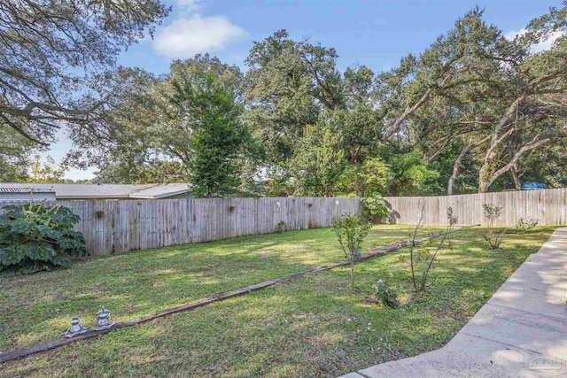 5607 Fairview Dr, Pensacola, FL 32505 - view of yard