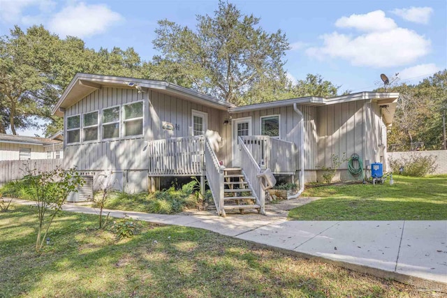 5607 Fairview Dr, Pensacola, FL 32505 - view of front facade featuring a deck