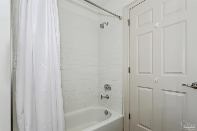 bathroom featuring shower / bath combo