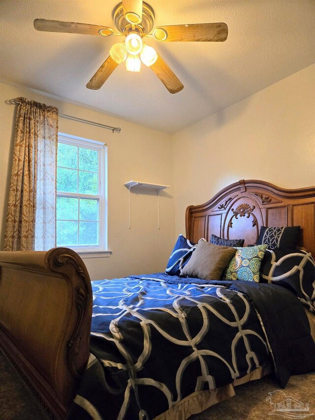 bedroom featuring a ceiling fan