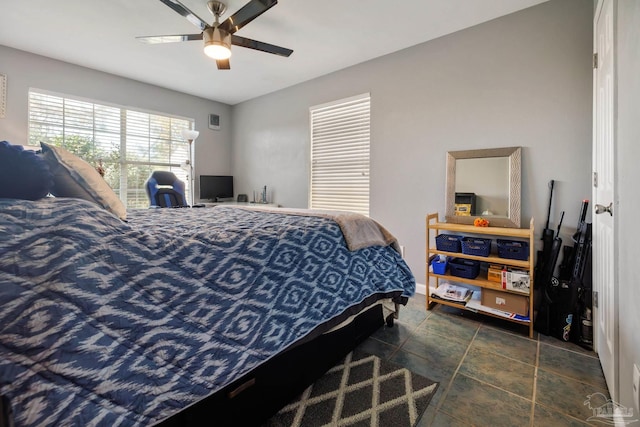 bedroom with ceiling fan