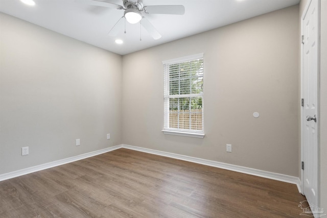 1010 W Lloyd St, Pensacola, FL 32501 - unfurnished room featuring wood finished floors, baseboards, a ceiling fan, and recessed lighting