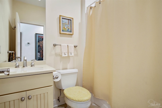 607 Goodwill Cir, Silas, AL 36919 - full bathroom featuring toilet, vanity, and a shower with shower curtain