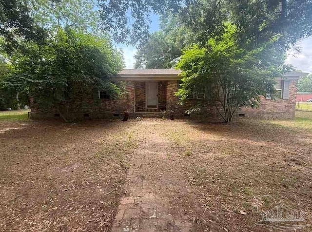 view of front of house featuring crawl space