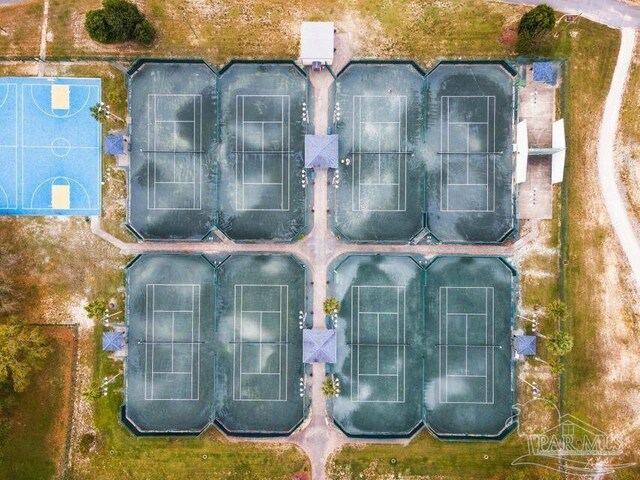 7008 Turnberry Cir, Navarre, FL 32566 - aerial view
