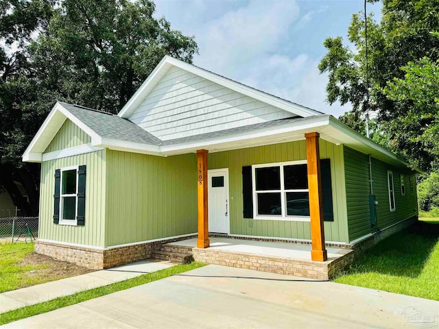 view of front facade featuring covered porch