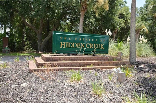 view of community / neighborhood sign