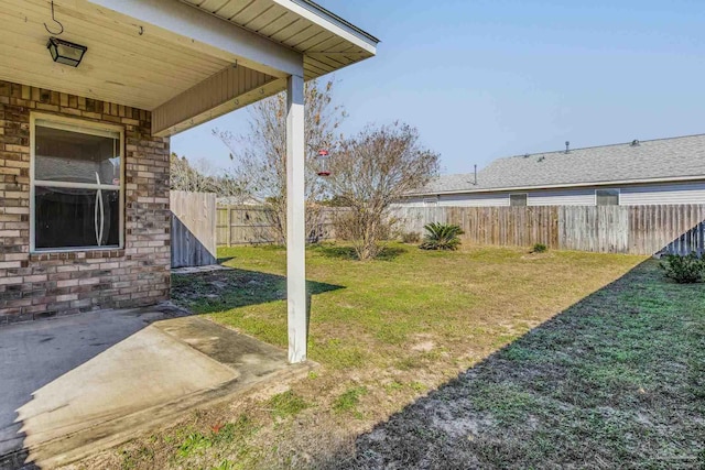 view of yard featuring a patio area