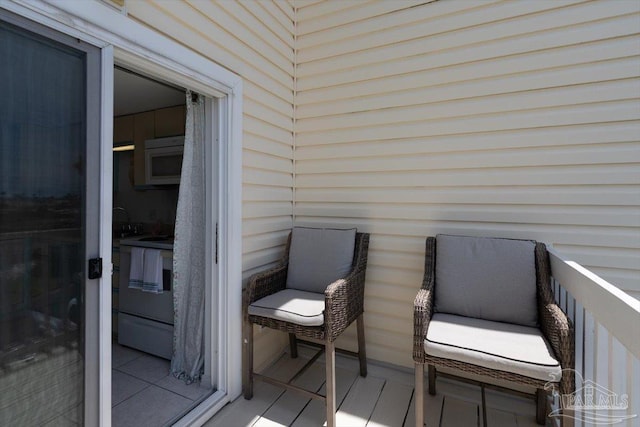 1440 Paradise Point Dr Unit 13, Navarre Beach, FL 32566 - wooden terrace featuring a sink