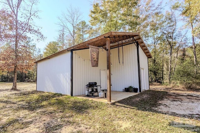 view of outbuilding